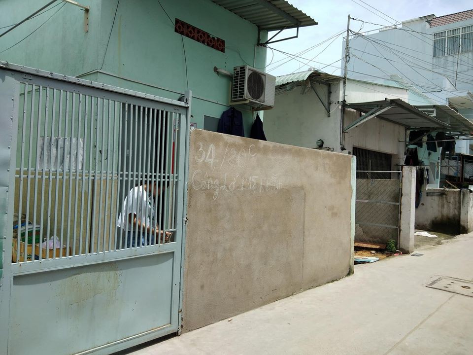 Bắn người nhậu với bạn gái trong phòng trọ, đâm bạn gái rồi tự tử