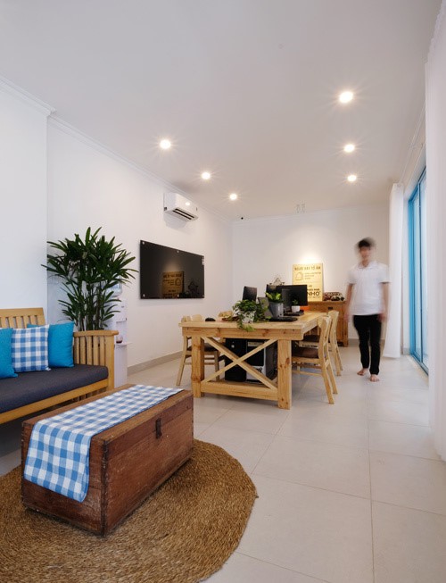 Ngôi nhà giống lâu đài nhỏ giữa phố Đà Nẵng - Ảnh 4.