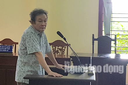 Ra tòa lần 2, "đại gia" hãng nước đá dùng súng dọa giết người làm công vẫn chối tội