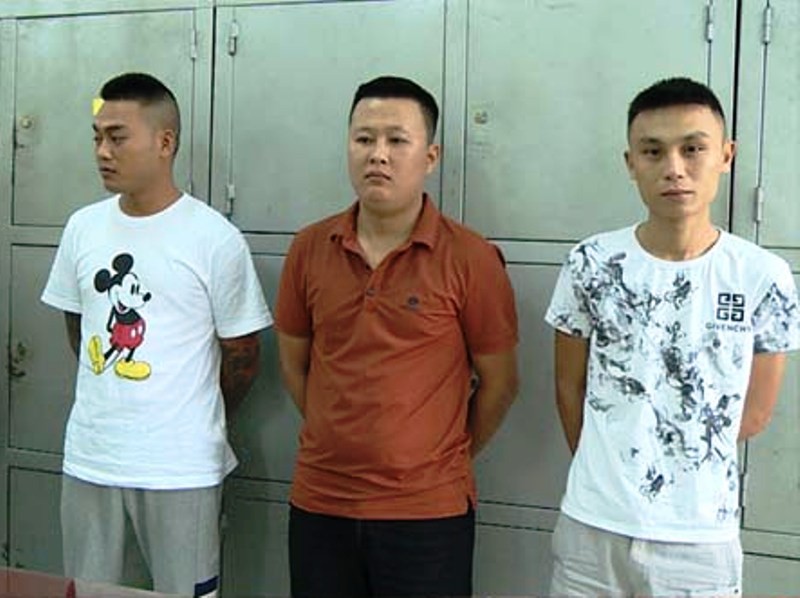 Phá 2 đường dây cá độ bóng đá giao dịch lên tới 64 tỉ đồng - Ảnh 1.