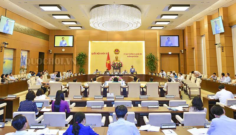 Chưa th&ocirc;ng qua tăng thuế bảo vệ m&ocirc;i trường đối với xăng dầu - Ảnh 1.
