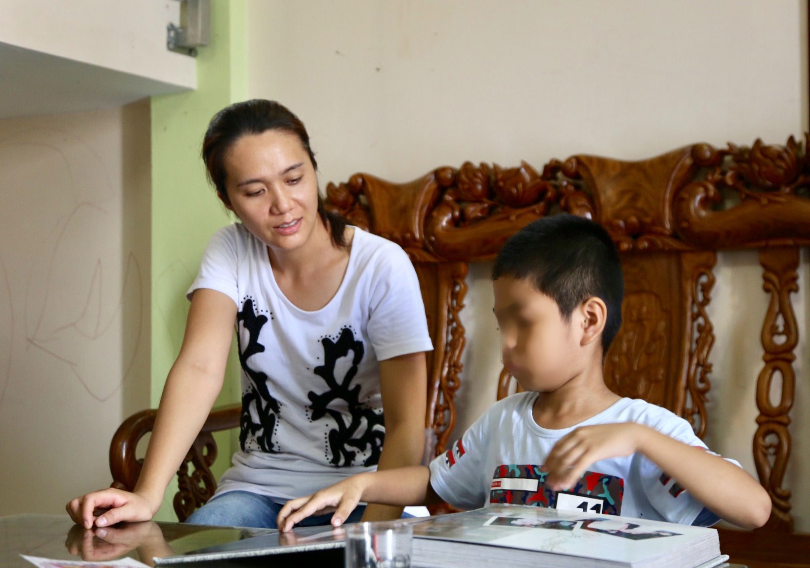 Vụ nhầm con suốt 6 năm: Nữ hộ sinh trao nhầm con n&oacute;i g&igrave;? - Ảnh 3.