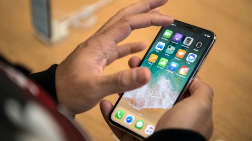 Tòa lại trả hồ sơ vụ 2 luật sư khởi kiện tập đoàn Apple
