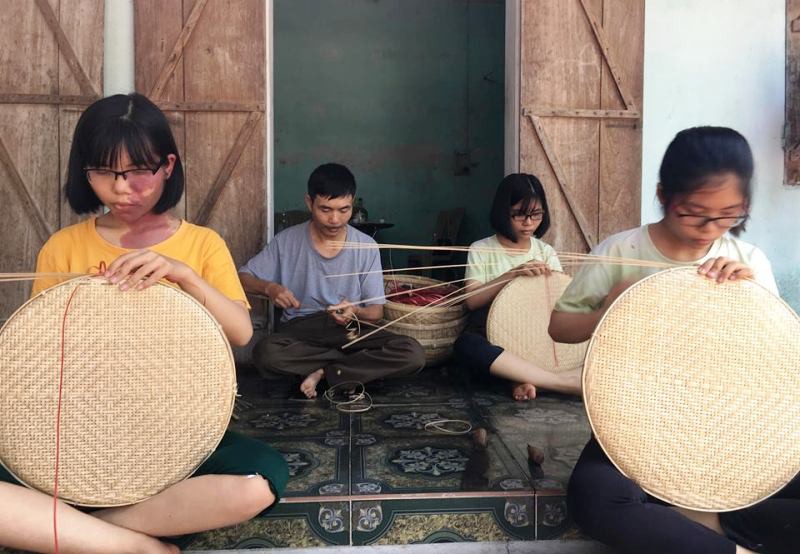 3 chị em gái sinh 3 con nhà nghèo đạt điểm xét tuyển đại học cao - Ảnh 1.