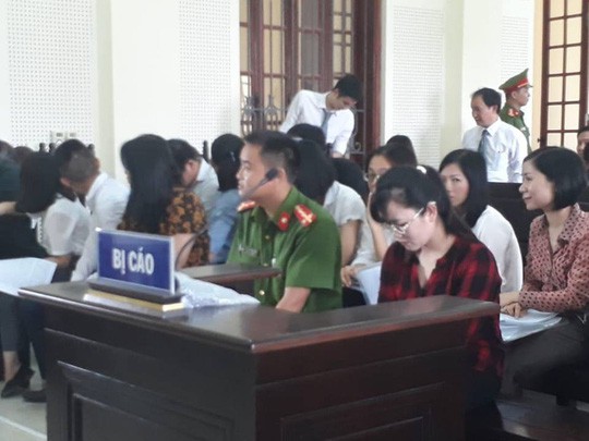 Sau vụ "rút ruột" 50 tỉ đồng, Eximbank khuyến cáo khách hàng không ký khống chứng từ rút tiền