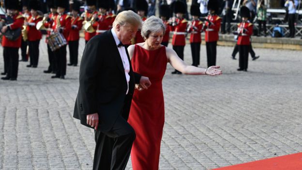 Vừa tới Anh, ông Trump đã phát ngôn sốc về Brexit