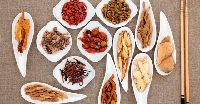 Nam giới cứ yếu th&igrave; bổ, coi chừng hư thận sớm - Ảnh 1.