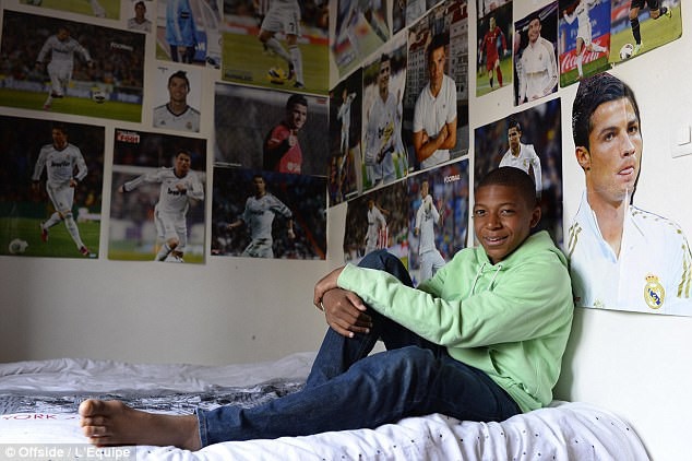 Mbappe: Từ thần tượng Ronaldo thành “Pele mới” - Ảnh 3.