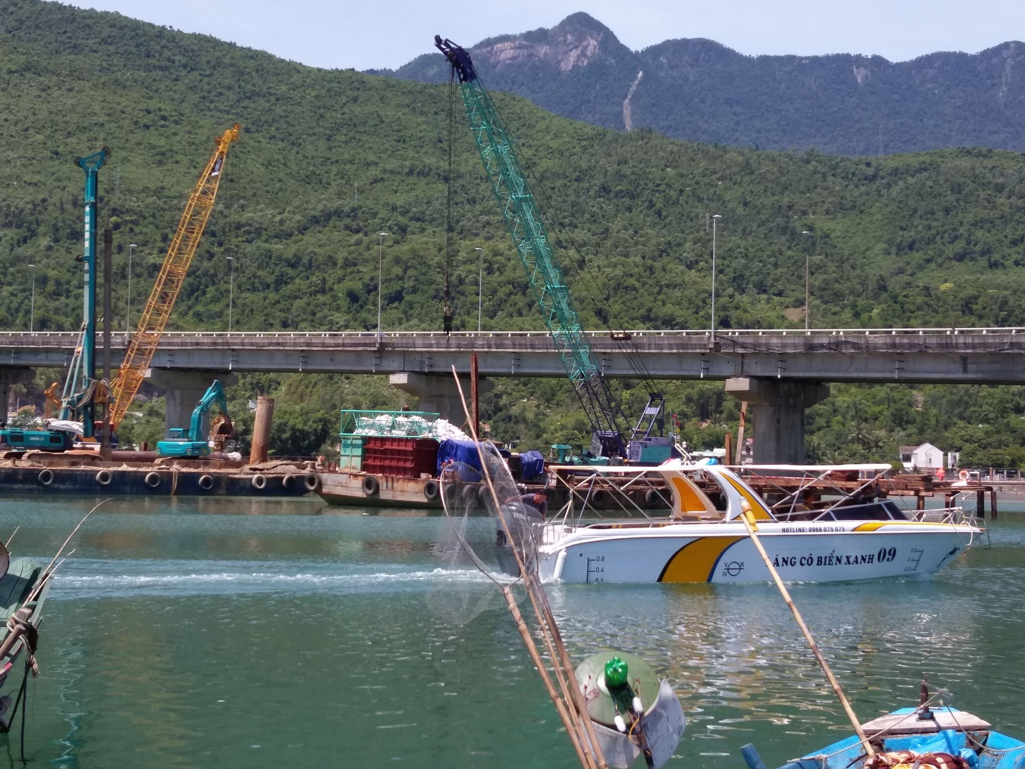 Mở rộng hầm Hải Vân lại vướng nhà dân