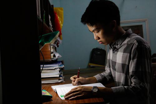 Sĩ tử nghèo vẽ nên điều kỳ diệu (*): Thi cho vui vẫn đạt thủ khoa
