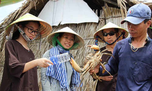Nữ thạc sĩ bỏ phố vào rừng làm ăn với nông dân