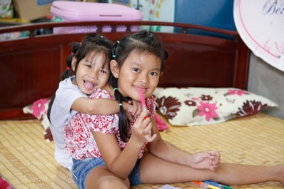 (eMagazine) - Chị người Kinh, “em ruột” lại là người S’tiêng!
