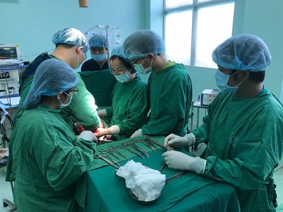 Mới 20 tuổi, cô gái đã có khối u buồng trứng 18 kg