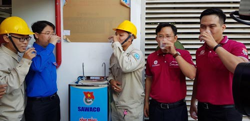 Lắp "trụ nước uống tại vòi" ở khu lưu trú công nhân