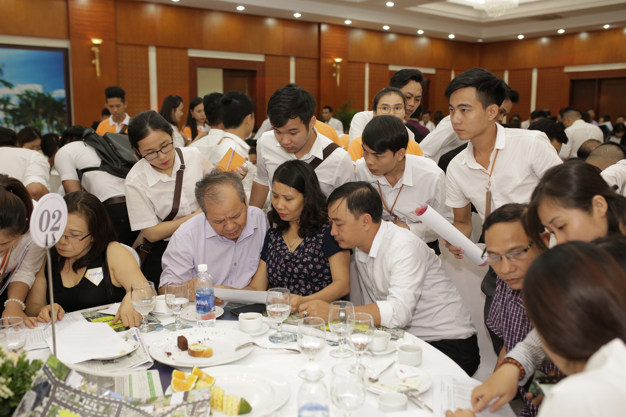 Khu nhà ở thương mại Trường Thịnh tại TP Đồng Hới đang hút khách - Ảnh 1.