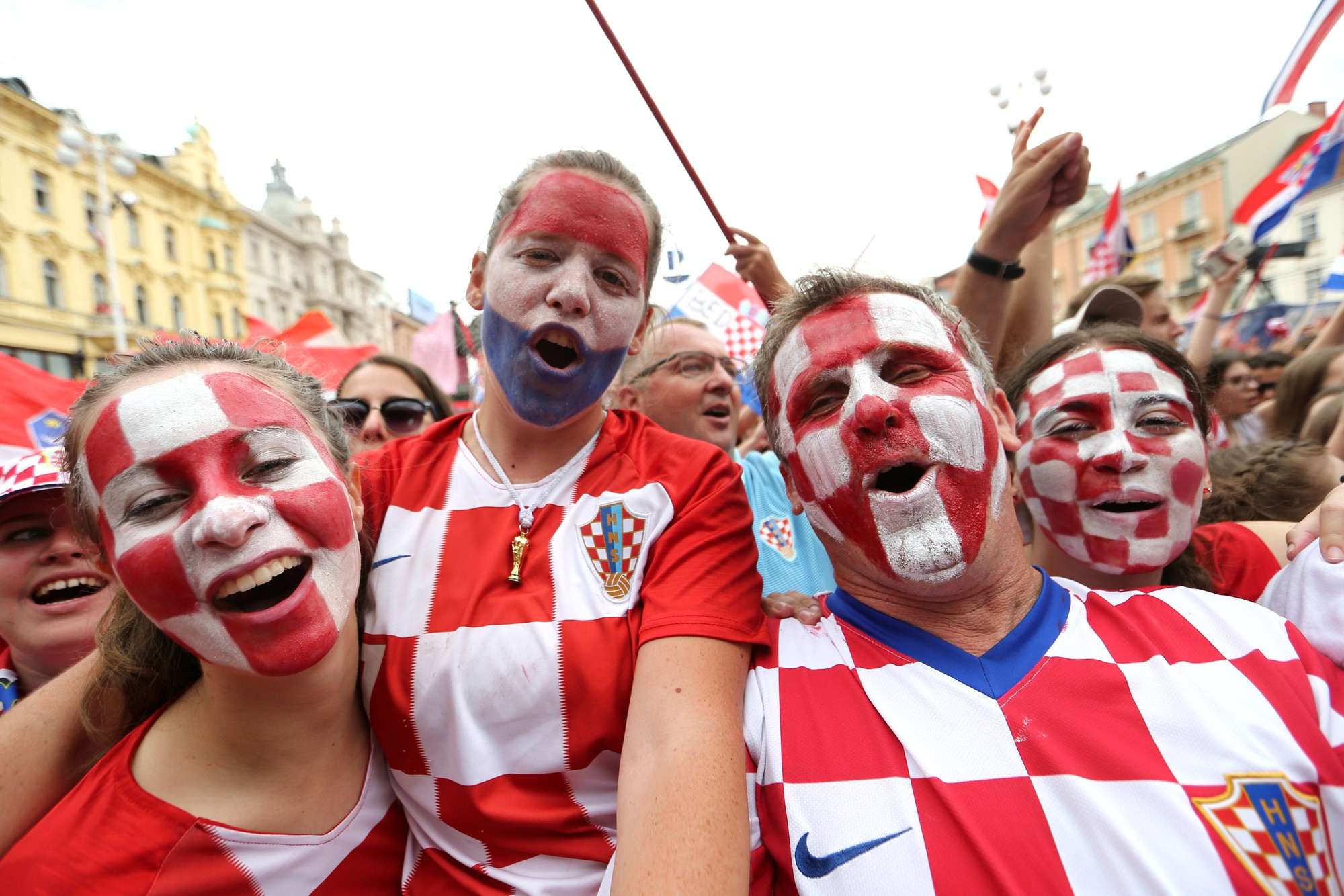 Croatia được ch&agrave;o đ&oacute;n như người h&ugrave;ng tại qu&ecirc; nh&agrave; - Ảnh 7.