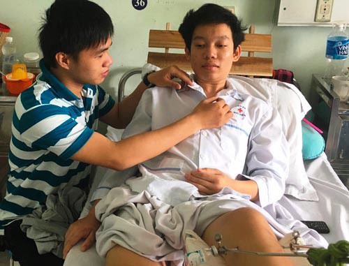 Đôi bạn thủ khoa "kỳ phùng địch thủ"
