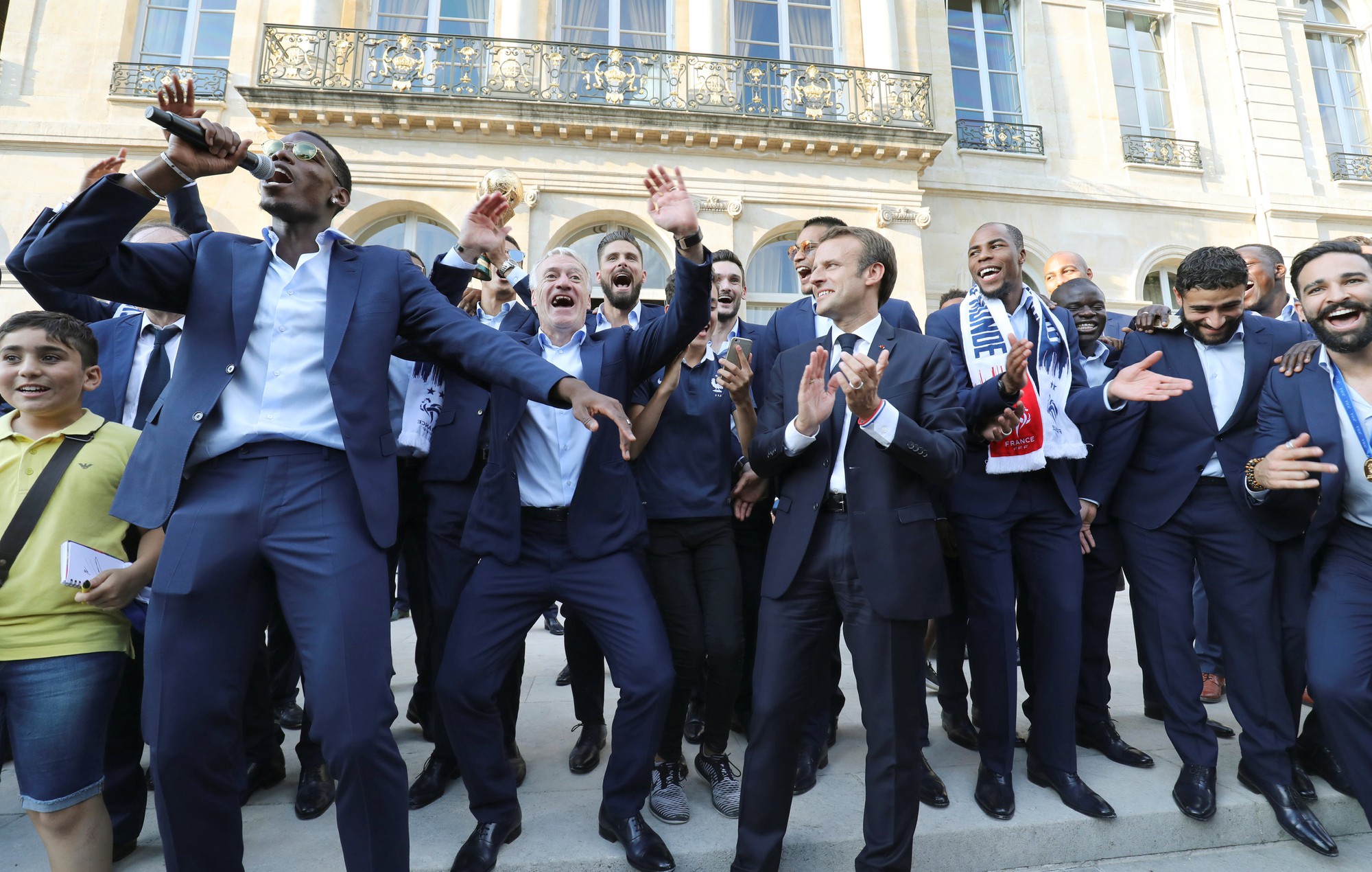 500.000 CĐV Paris xuống đường đón tuyển Pháp - Ảnh 45.