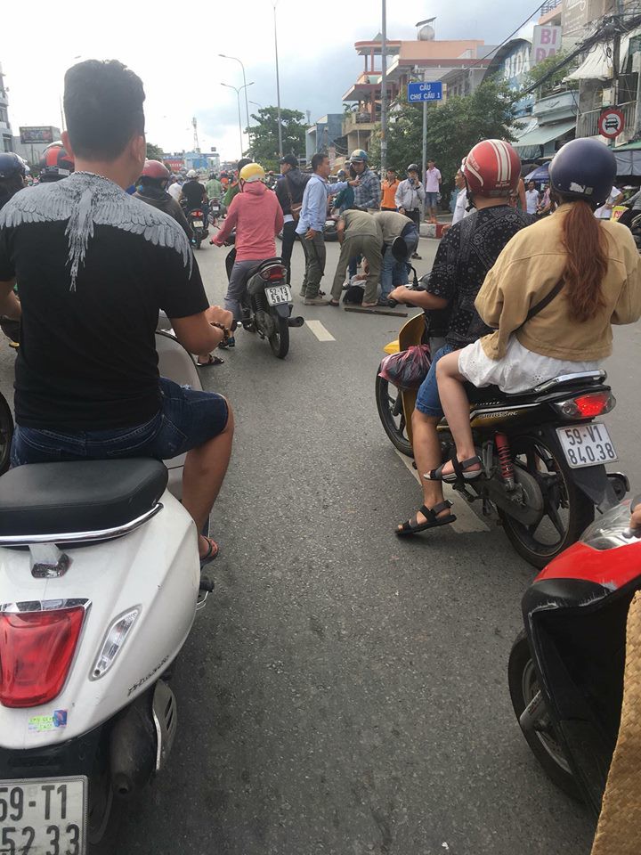 Trinh sát truy đuổi, nổ súng khống chế 3 tên cướp táo tợn - Ảnh 1.