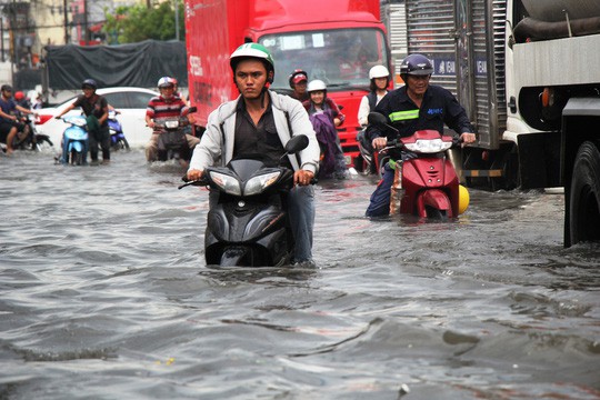 Băn khoăn con số 24,4 tỉ đồng thuê siêu máy bơm chống ngập