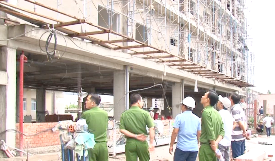 Rơi từ công trình đang xây dựng, 1 công nhân tử vong