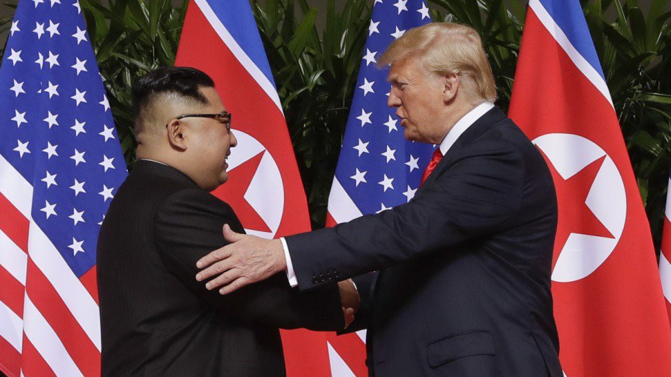 Ông Trump lại "đổi giọng" về phi hạt nhân hóa Triều Tiên