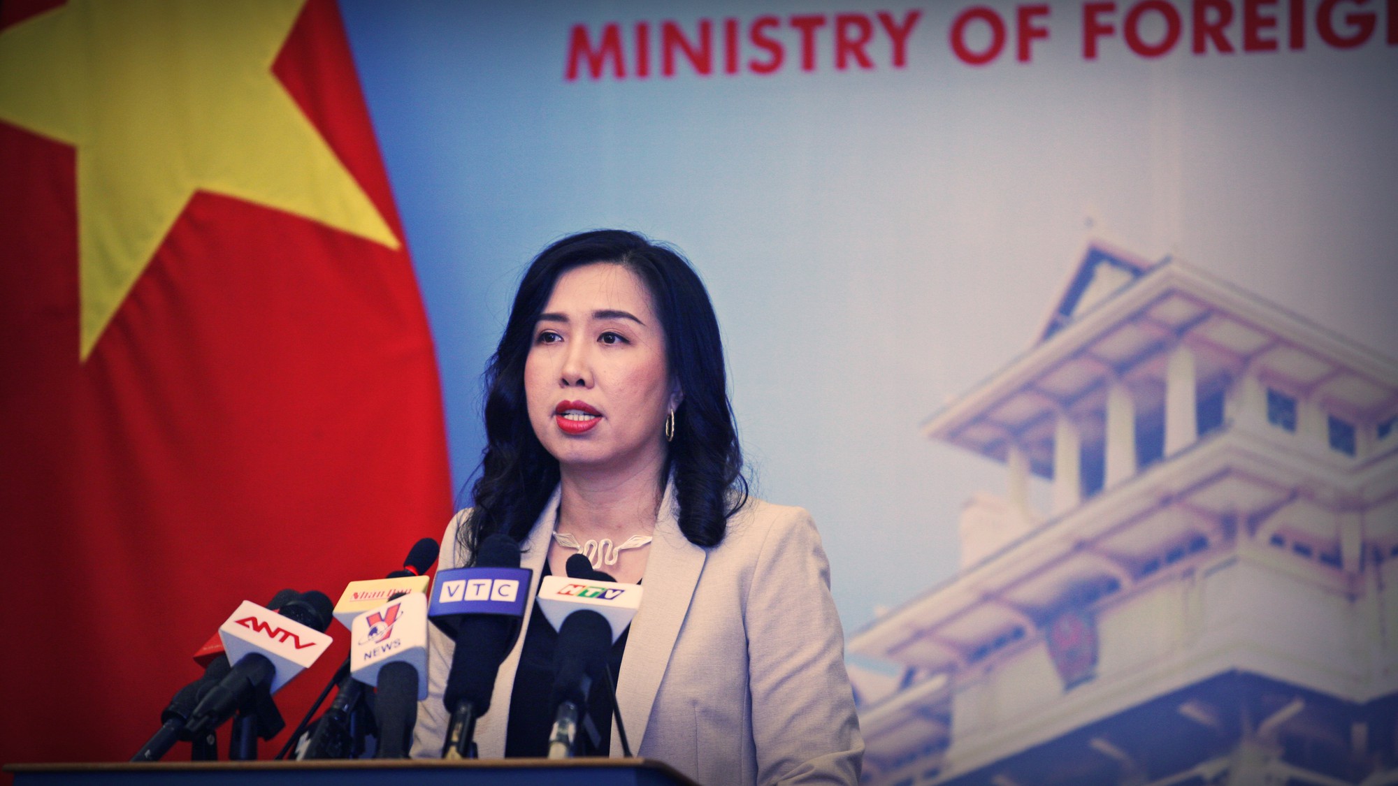 Việt Nam l&ecirc;n tiếng về chiến tranh thương mại Mỹ-Trung - Ảnh 1.