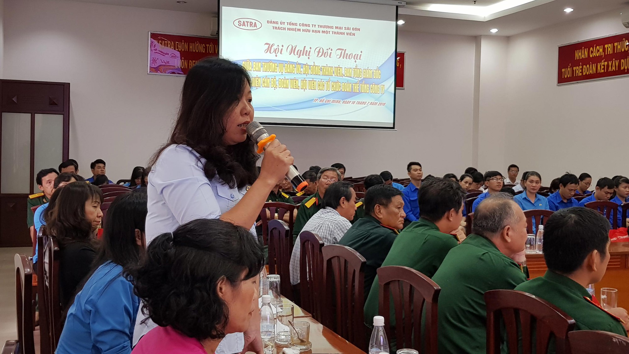 Đào tạo nghề, xây nhà lưu trú cho công nhân