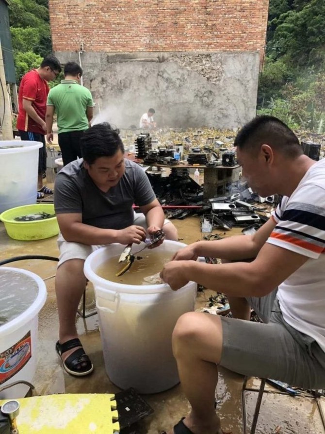 Cuộc sống của thợ đ&agrave;o tiền ảo Trung Quốc - Ảnh 17.