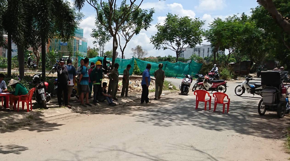 Người bán vé số tử vong cạnh chiếc xe lăn giữa trưa nắng