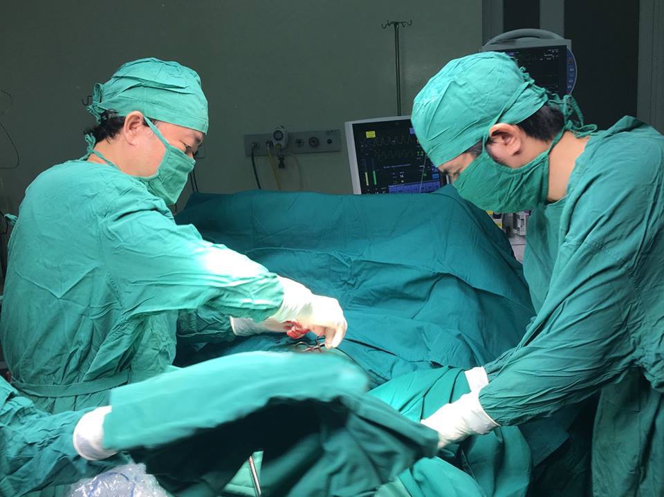Cắt lách, bơm máu kịp cứu thanh niên bị tai nạn giao thông