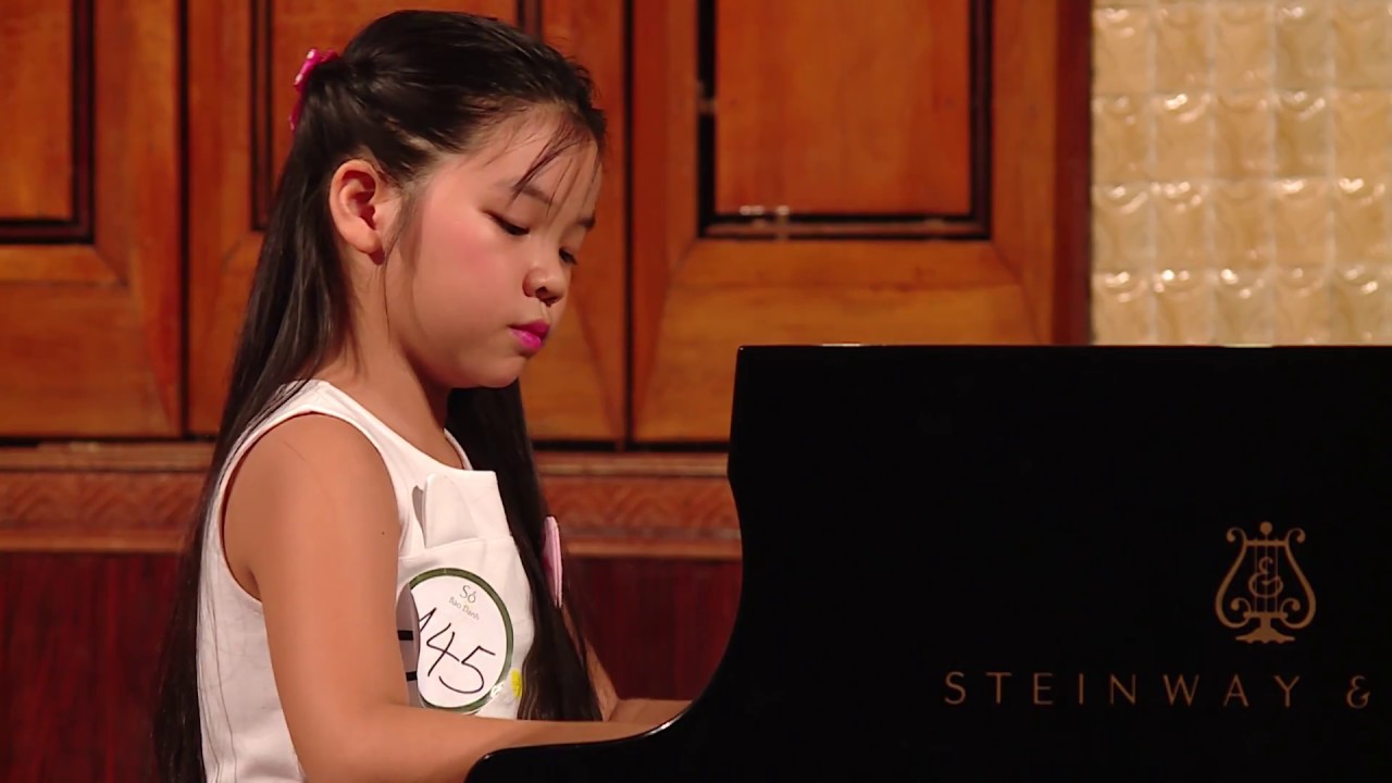 Bé gái Việt 7 tuổi giành giải nhất cuộc thi piano quốc tế ở New York