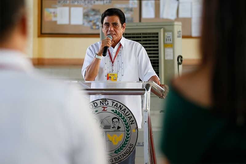 Ông Duterte nói thị trưởng Philippines bị bắn chết là đáng - Ảnh 2.