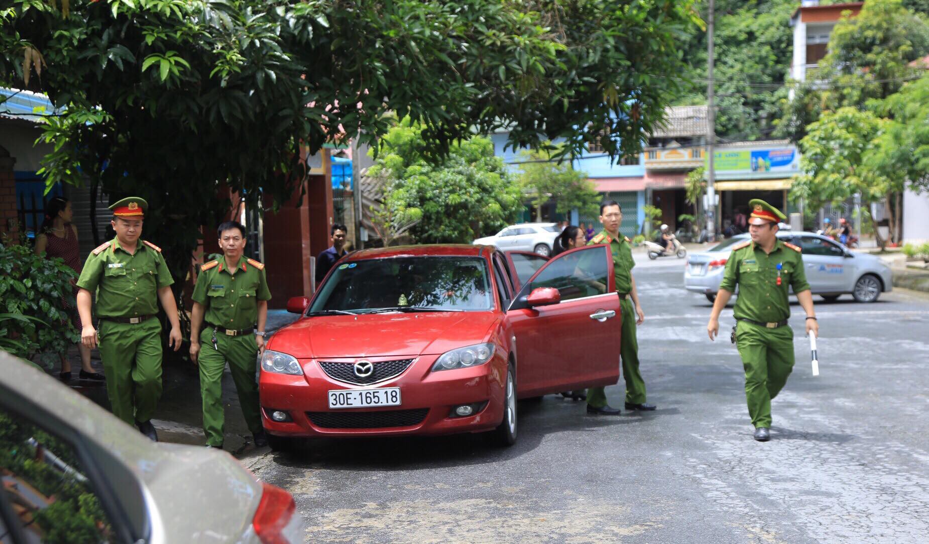 Cận cảnh kh&aacute;m nh&agrave; &ocirc;ng Vũ Trọng Lương trong vụ b&ecirc; bối điểm thi H&agrave; Giang - Ảnh 4.
