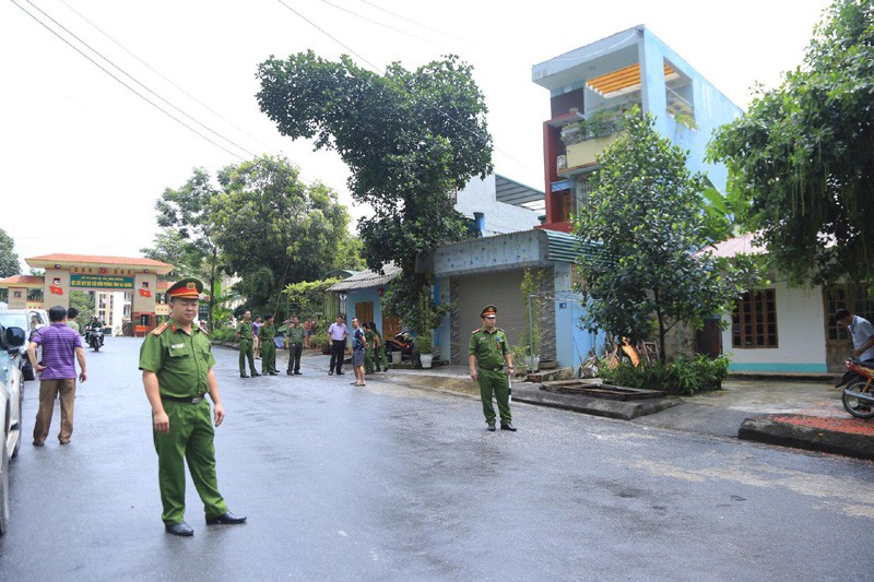 Cận cảnh kh&aacute;m nh&agrave; &ocirc;ng Vũ Trọng Lương trong vụ b&ecirc; bối điểm thi H&agrave; Giang - Ảnh 8.