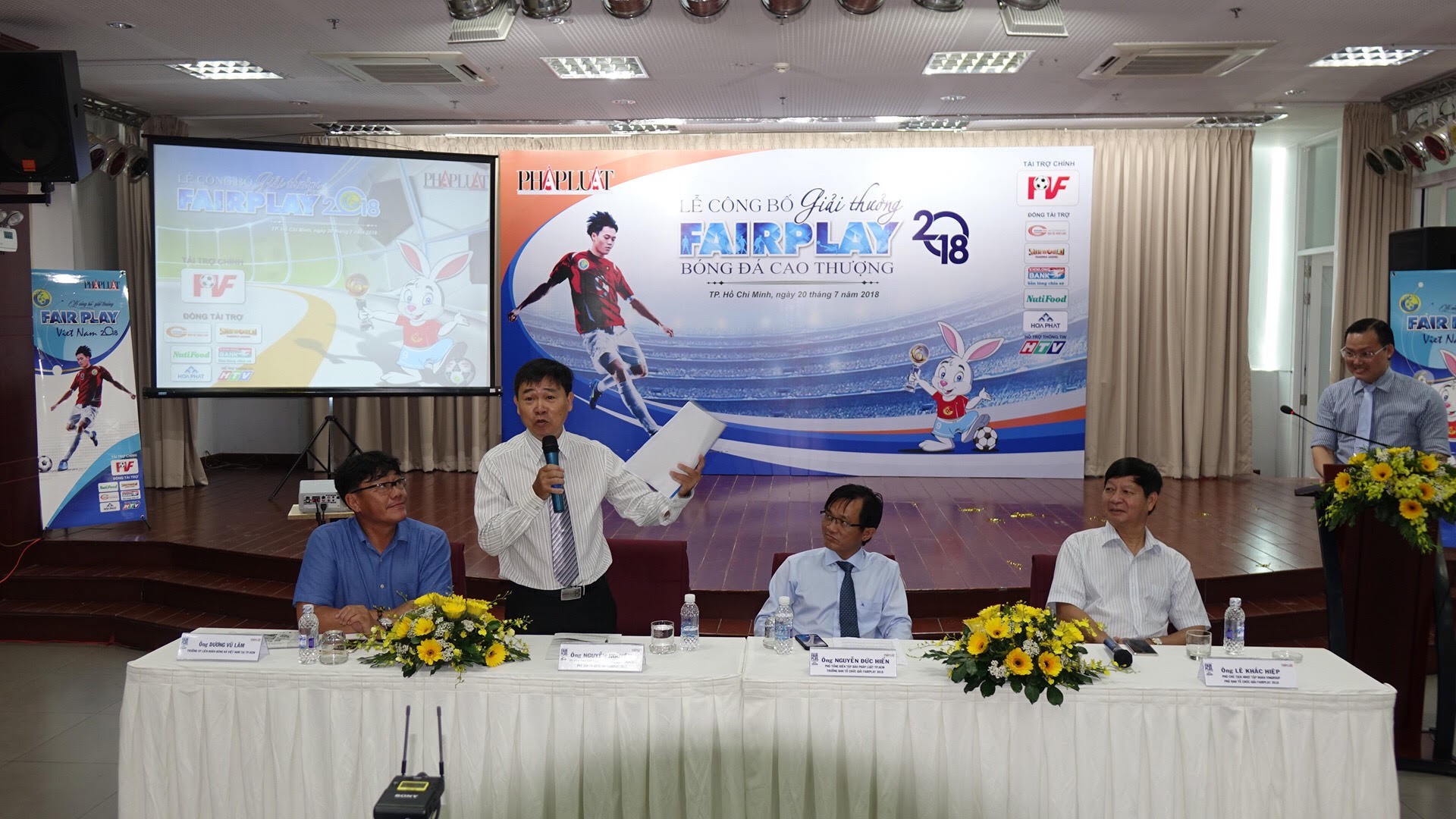 FIFA động vi&ecirc;n Giải thưởng Fair-play - Ảnh 1.