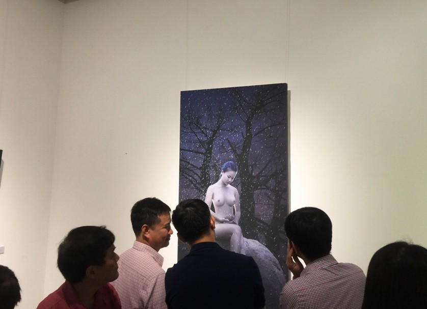 Ngắm loạt &ldquo;Ảnh nude nghệ thuật&rdquo; tại triển l&atilde;m quy m&ocirc; quốc gia - Ảnh 8.