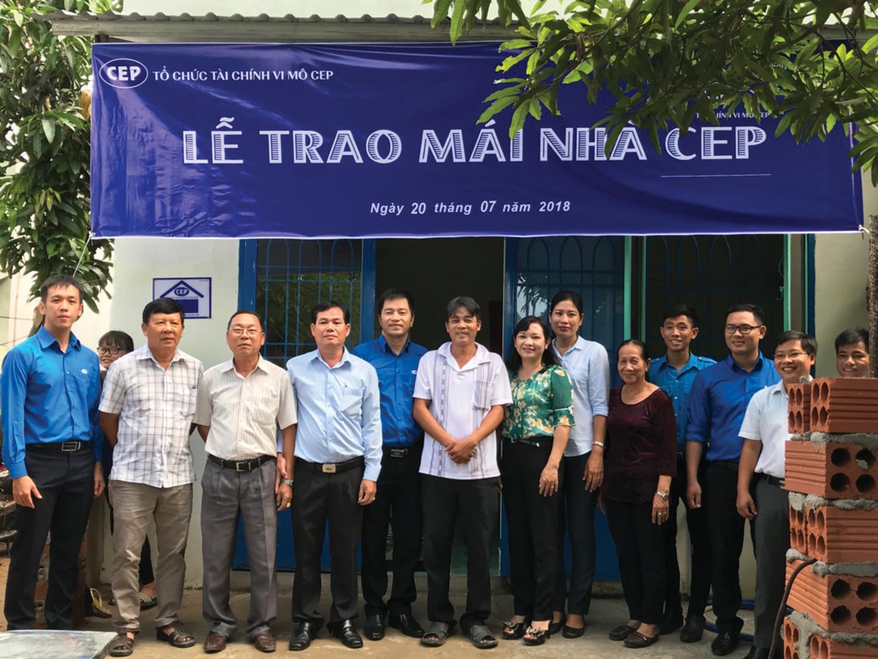 Trao Mái ấm Công đoàn, mái nhà CEP cho đoàn viên khó khăn