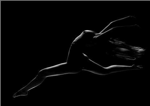 Nghệ sĩ Thái Phiên: "Tôi chưa bao giờ từ chối chụp khỏa thân vì vấn đề hình thể"