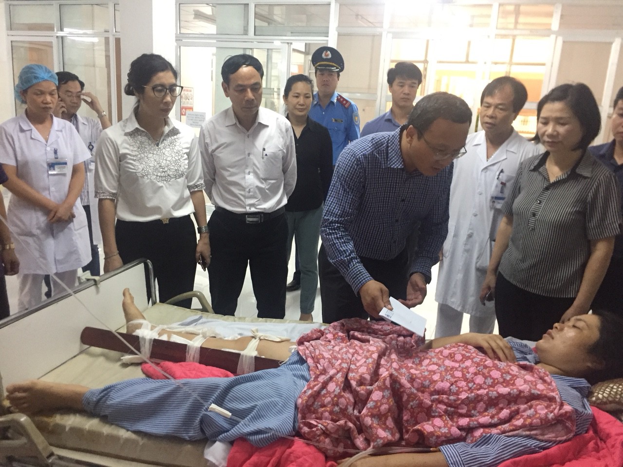 Nạn nhân bàng hoàng thuật lại giây phút xe khách lao xuống vực sâu ở Cao Bằng - Ảnh 5.