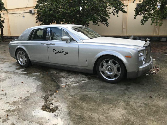 Rolls-Royce Phantom từng của đại gia Khải Silk rao b&aacute;n 9 tỉ đồng tr&ecirc;n s&acirc;n gạch - Ảnh 1.