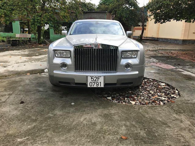 Rolls-Royce Phantom từng của đại gia Khải Silk rao b&aacute;n 9 tỉ đồng tr&ecirc;n s&acirc;n gạch - Ảnh 3.