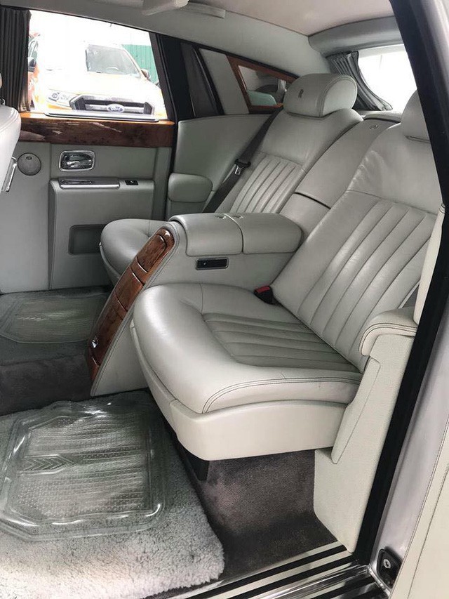 Rolls-Royce Phantom từng của đại gia Khải Silk rao b&aacute;n 9 tỉ đồng tr&ecirc;n s&acirc;n gạch - Ảnh 8.