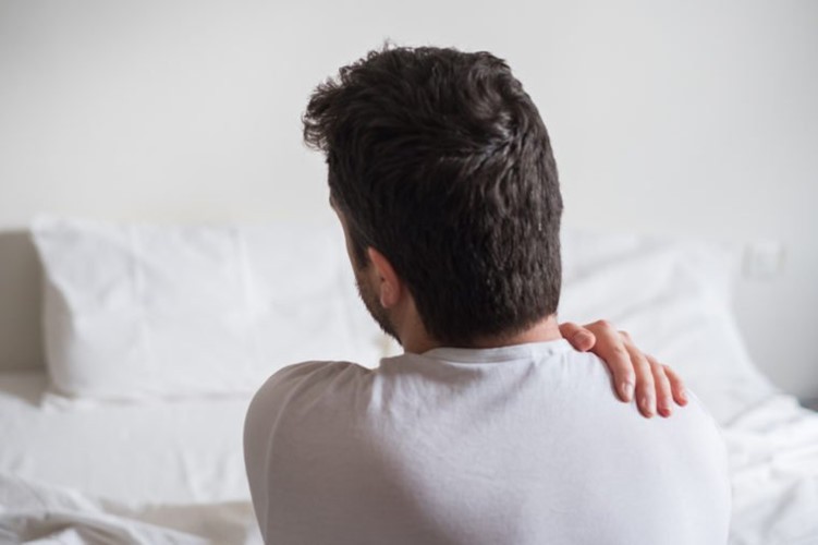 8 dấu hiệu ngộ độc thực phẩm ai cũng nên biết - Ảnh 6.