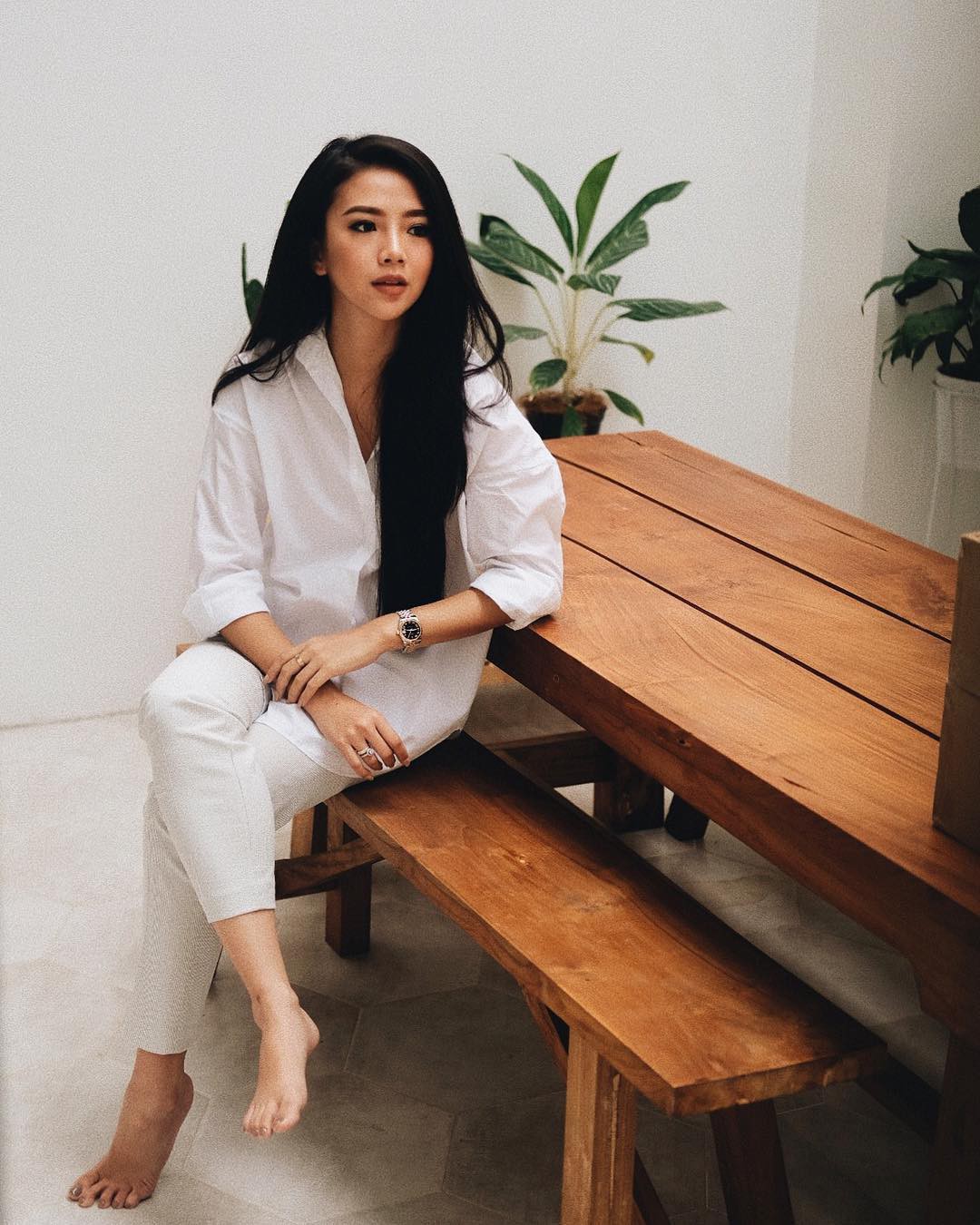 5 loại trang phục n&ecirc;n v&agrave; kh&ocirc;ng n&ecirc;n mặc nơi c&ocirc;ng sở - Ảnh 4.