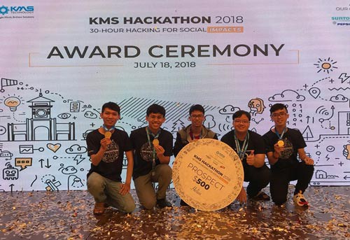 Sinh viên lập trình trang web giải quyết vấn đề thất nghiệp