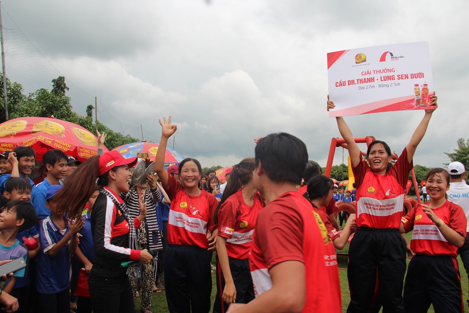 Khởi c&ocirc;ng cầu Dr Thanh - Lung Sen Dưới: T&acirc;n Hiệp Ph&aacute;t đem niềm vui về C&ugrave; lao Gi&ecirc;ng - Ảnh 1.