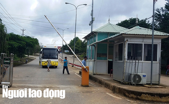 Vụ vỡ đập thủy điện ở L&agrave;o: Người Việt về nước tr&aacute;nh lũ - Ảnh 2.