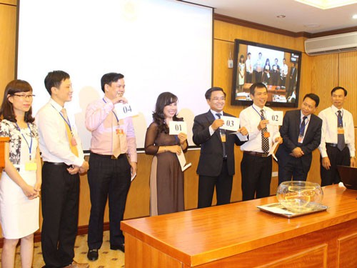 Vụ "hụt" hiệu trưởng ĐH Luật Hà Nội: Chỉ xin lỗi rồi… thôi?