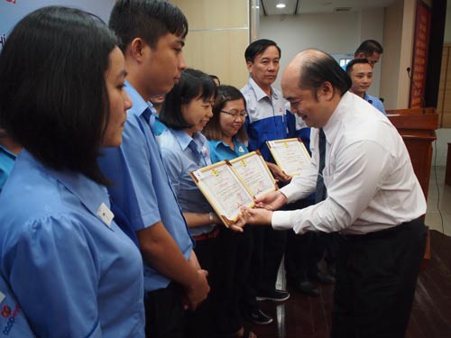 Tuyên dương điển hình học tập, làm theo Bác Hồ